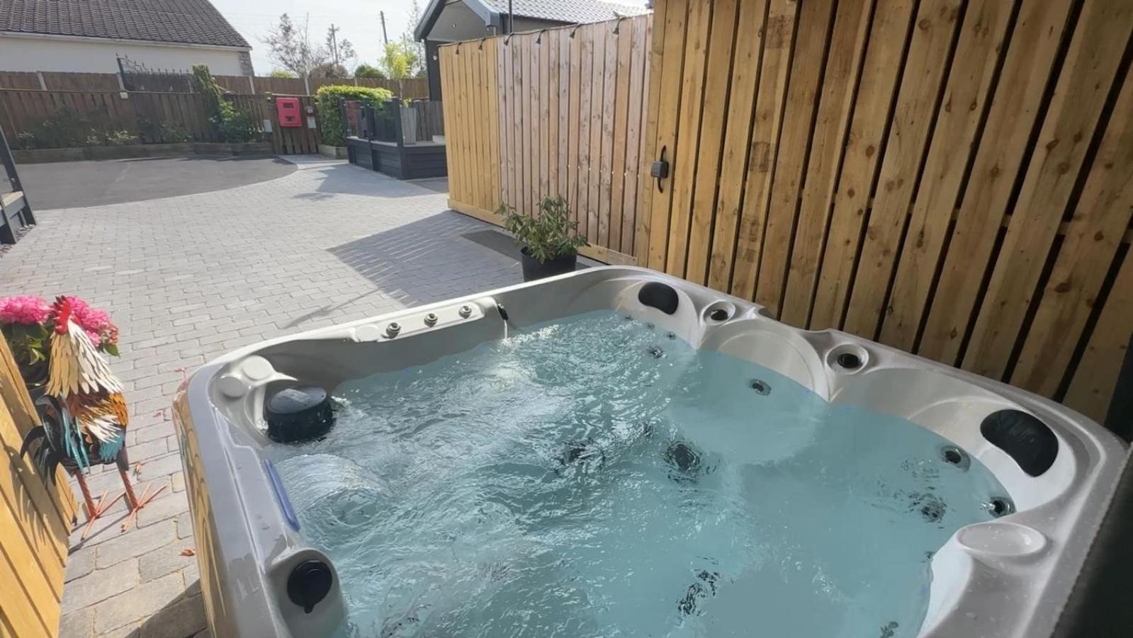 The Pods At Haulfryn Caravan Park Whitford Εξωτερικό φωτογραφία