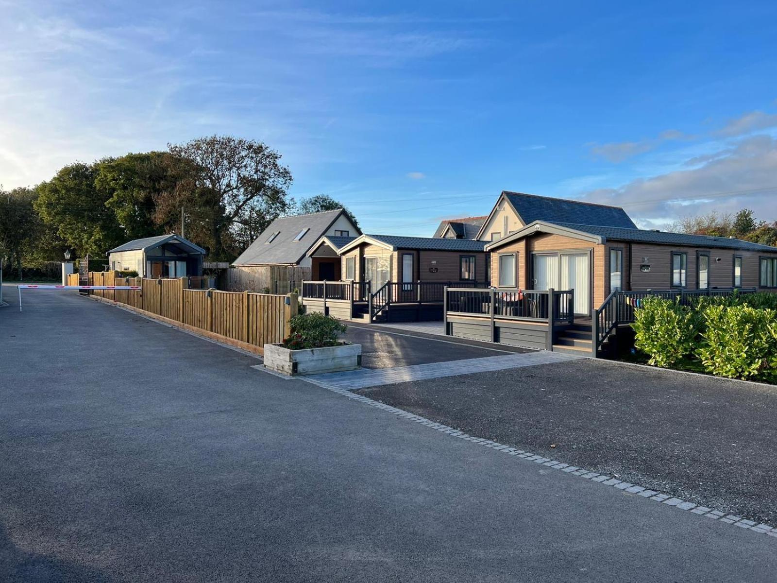 The Pods At Haulfryn Caravan Park Whitford Εξωτερικό φωτογραφία